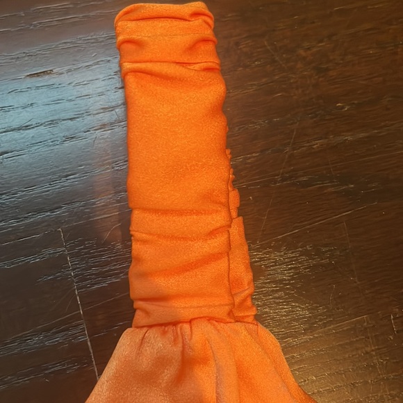 Orange top from periwinkle collection size small - Picture 3 of 4